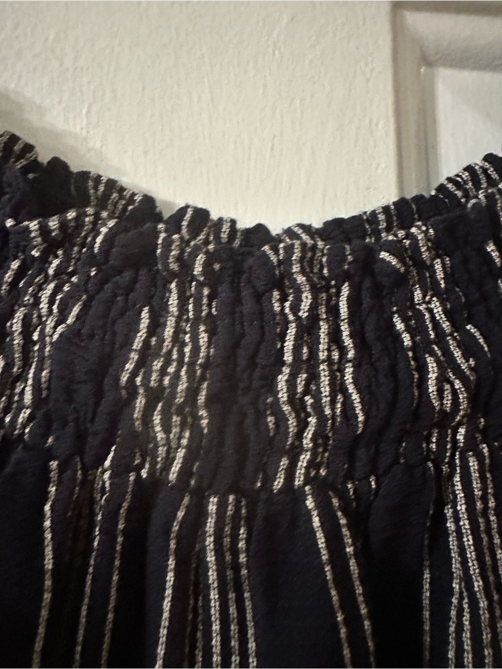 Abercrombie navy blue off‎ shoulder peplum top white stripe size medium. - Picture 11 of 13